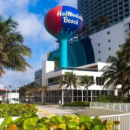 Walk To The Beach, Studio, Pool And Free Parking
